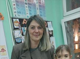 Четири одељења првог разреда су одржала радионицу пред новогодишњи базар. Радионице су организовале учитељице и позвале су родитеље ученика да заједно са својом дечицом буду креативни, да улепшају и деци и себи тај дан.