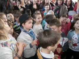 Отворена врата, луткарска представа драмске секције