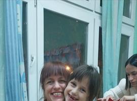 Четири одељења првог разреда су одржала радионицу пред новогодишњи базар. Радионице су организовале учитељице и позвале су родитеље ученика да заједно са својом дечицом буду креативни, да улепшају и деци и себи тај дан.